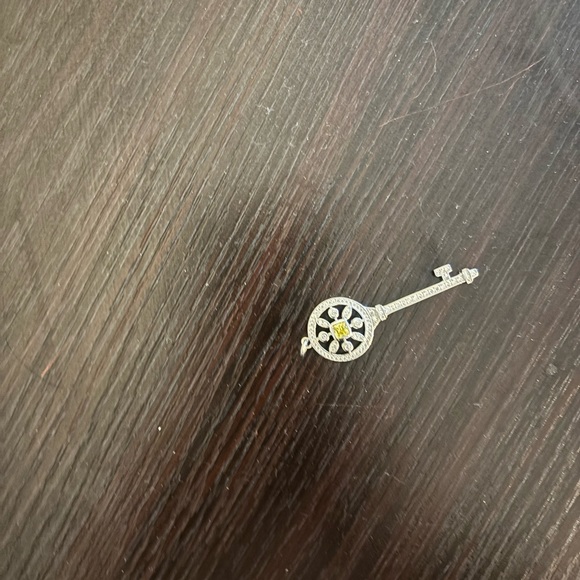 925 silver key charm for necklace - Picture 1 of 3